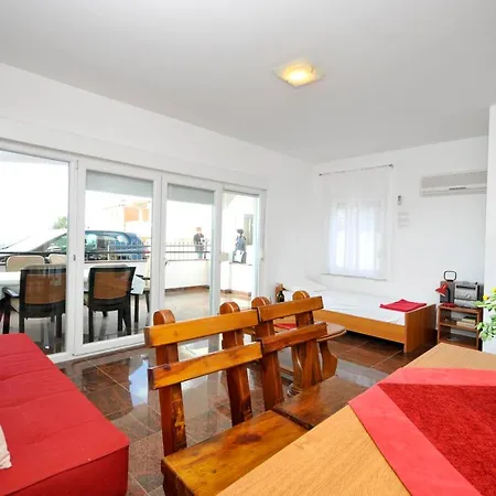 Svalina Apartment *